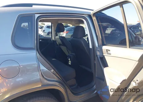 2018 Volkswagen Tiguan Limited 2.0T z USA, uszkodzony, nr VIN WVGAV7AX3JK005057